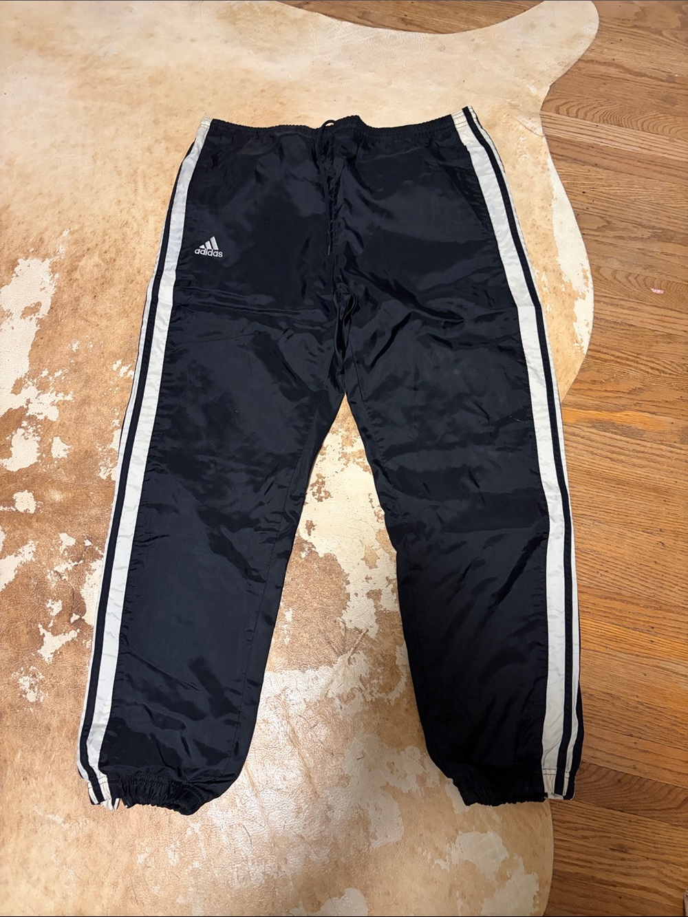 Vintage adidas Black swishy pants fits like Large.